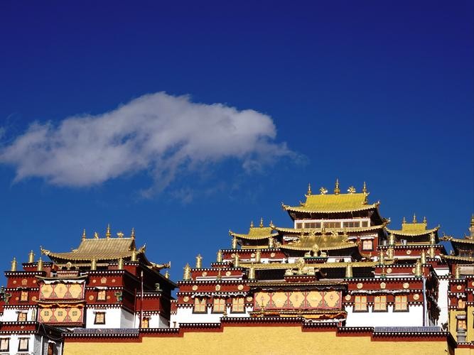 松赞林寺全景——「小布达拉宫」