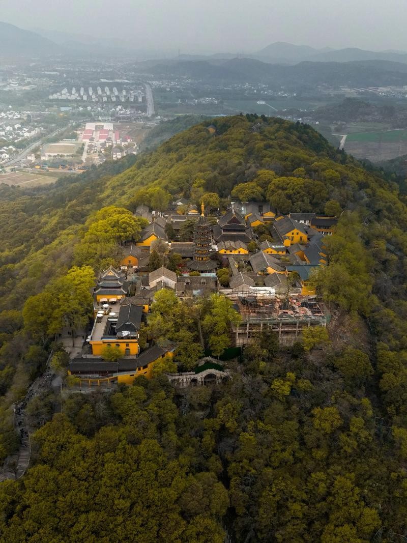 灵岩山寺（江苏）